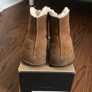 Baby Ugg chestnut bootie, size Medium